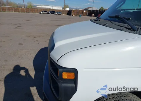 2011 Ford E-350 Super Duty Xl/Xlt из США, поврежденный, VIN 1FBNE3BL0BDA09684